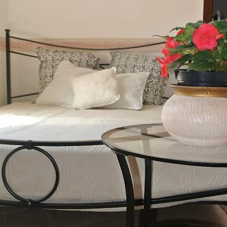 לינה וארוחת בוקר Casa Antonia 3*