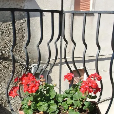 לינה וארוחת בוקר Casa Antonia